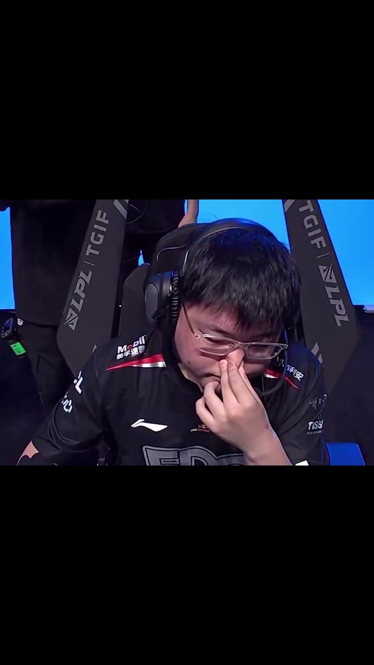 ayx sports-Uzi迎来三赛季高光表现，利物浦球迷沸腾！-ayx sports