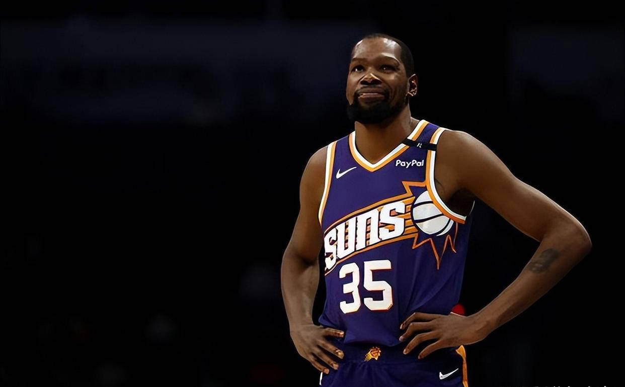 杜兰特迎来十二赛季出色发挥,皇家马德里观众热烈欢呼! 杜兰特迎来十二赛季出色发挥,皇家马德里观众热烈欢呼!